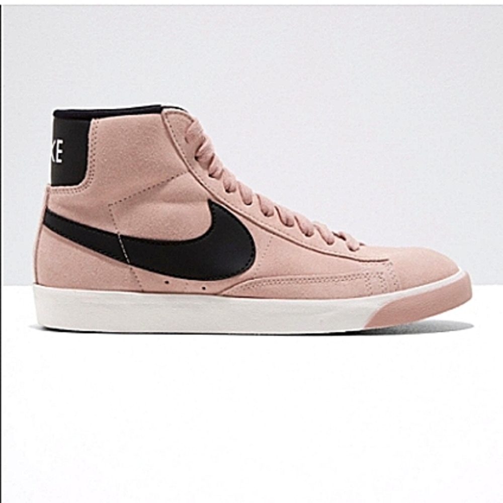 *Rare AF* NIKE Blazer 1977 Basketball Mid High Tops